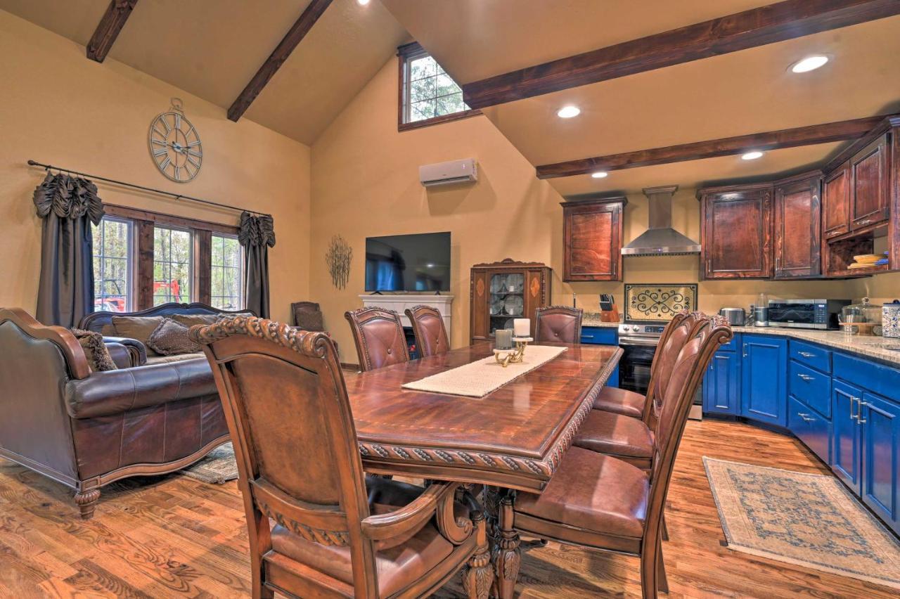 Tudor-Style Broken Bow Cottage With Hot Tub And Decks! Stephens Gap Exteriör bild