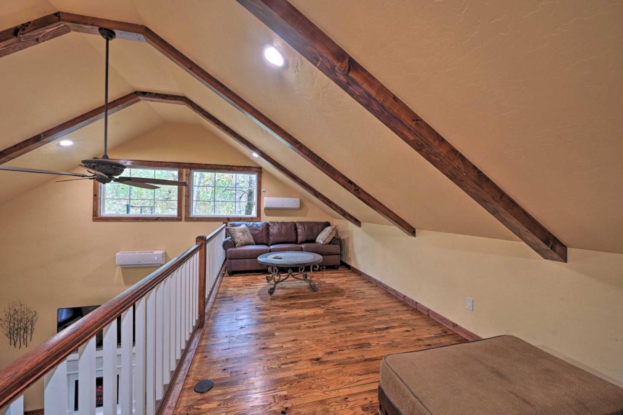 Tudor-Style Broken Bow Cottage With Hot Tub And Decks! Stephens Gap Exteriör bild