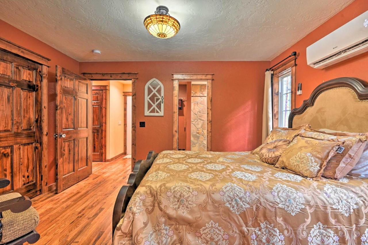 Tudor-Style Broken Bow Cottage With Hot Tub And Decks! Stephens Gap Exteriör bild